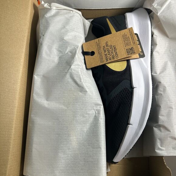Nike Run Swift 3 Running Shoes Men’s Size 11.5 Black/Metallic Gold DR2695-010 main image 4